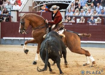 Andy Cartagena y Diego Ventura cortan una oreja en la primera corrida de rejones de la Feria de San Isidro en Las Ventas