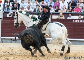 Andy Cartagena y Diego Ventura cortan una oreja en la primera corrida de rejones de la Feria de San Isidro en Las Ventas