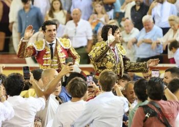 VÍDEO | Morante sienta cátedra en El Puerto de Santa María, a hombros con un inspirado Talavante