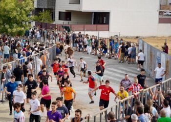 Un hombre sufre varias cornadas tras sufrir un gravísimo e impactante percance en el segundo encierro de las fiestas de Pinto: se encuentra «estable» tras ingresar en la UCI