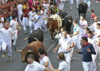 Los toros de Hermanos Tardieu abren los encierros de San Sebastián de los Reyes con una carrera rápida, hermanada y limpia