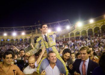 Pablo Aguado vuelve a conquistar Sevilla en una tarde de Puerta del Príncipe con una buena corrida de Jandilla
