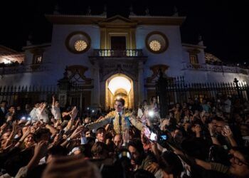 Pablo Aguado vuelve a conquistar Sevilla en una tarde de Puerta del Príncipe con una buena corrida de Jandilla