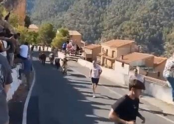 Una mujer de 64 años muere tras ser mortalmente corneada por un toro en el encierro de Ayna (Albacete)