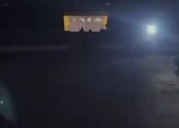 VÍDEO | Un inadmisible fallo en la iluminación de la plaza de San Agustín del Guadalix, en pleno concurso, provoca una cogida a un recortador