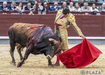 Un puñado de naturales de Morante en una decepcionante corrida en el Día de la Hispanidad en Madrid